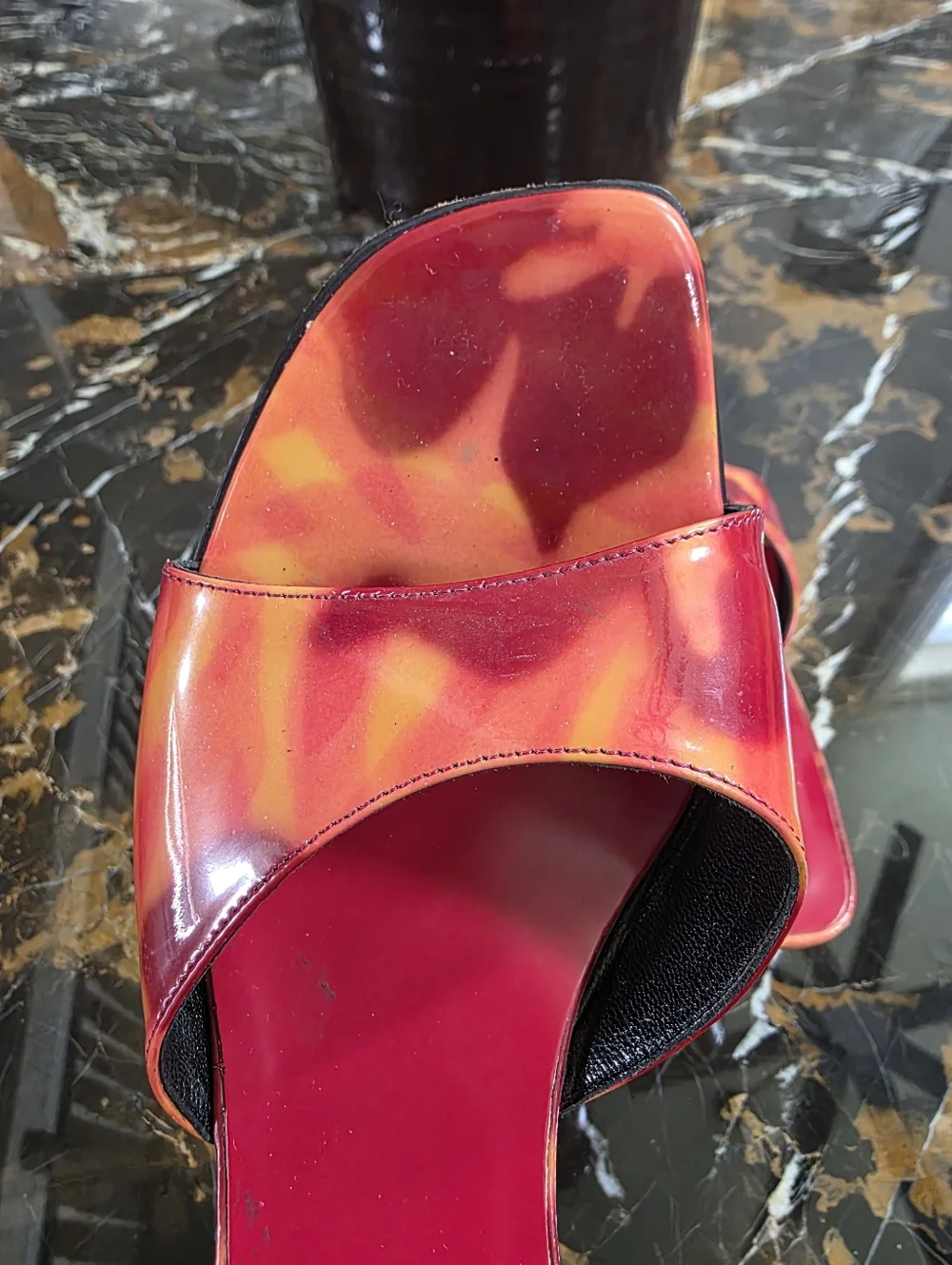 Via Spiga Red and Orange Marbled Women's Mule Sandals 8M Vinyl PVC - Picture 4 of 13